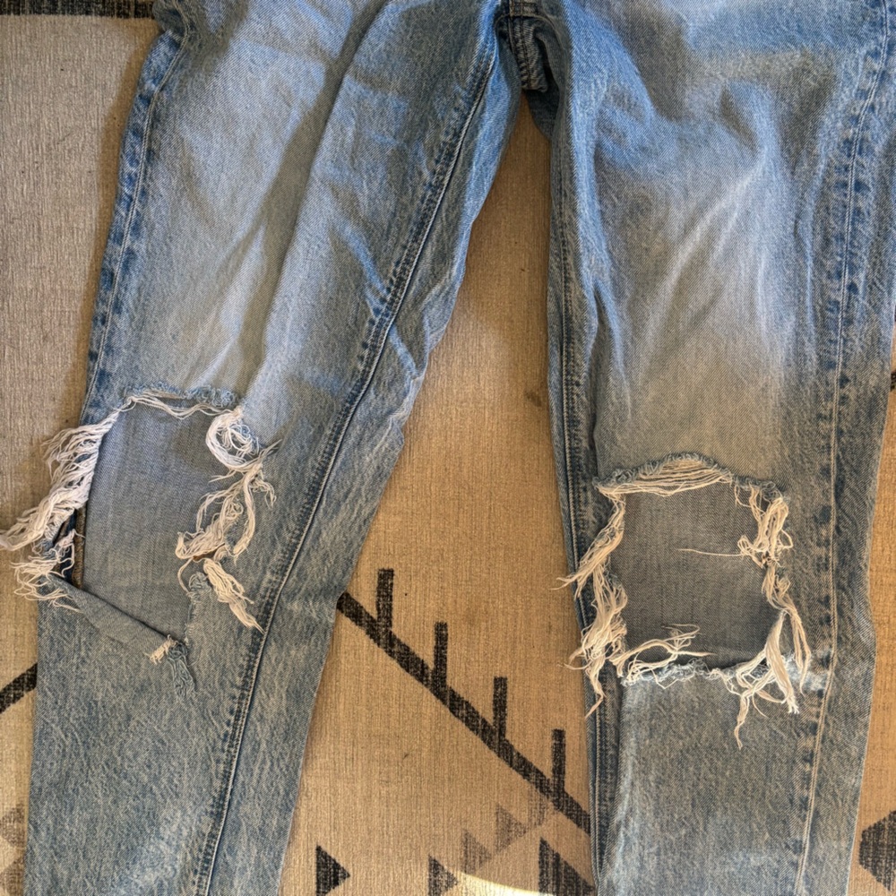 American Eagle Outfitters | Size 4 | Light Blue Distressed Straight Leg Jeans - Picture 9 of 10